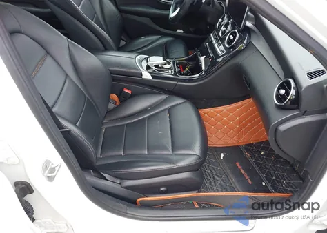 2016 Mercedes-Benz C 300 4Matic/Luxury 4Matic/Sport 4Matic z USA, uszkodzony, nr VIN 55SWF4KB4GU108596